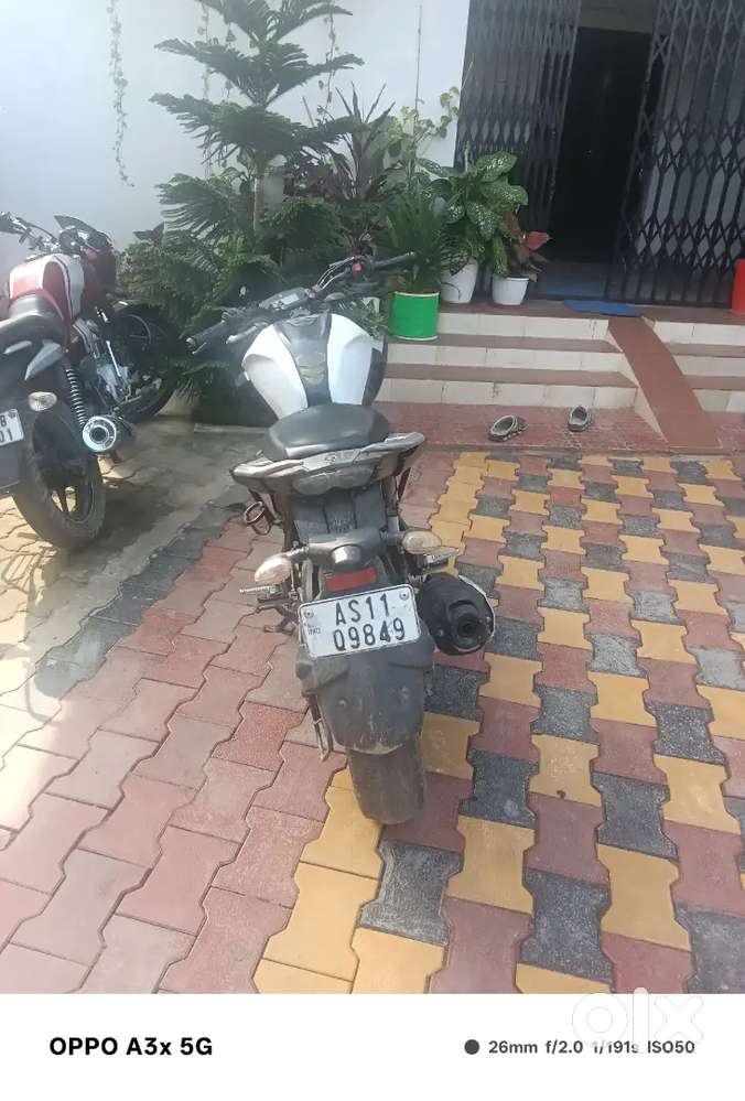 Bike kuch problem Nahi hai.pura ok .