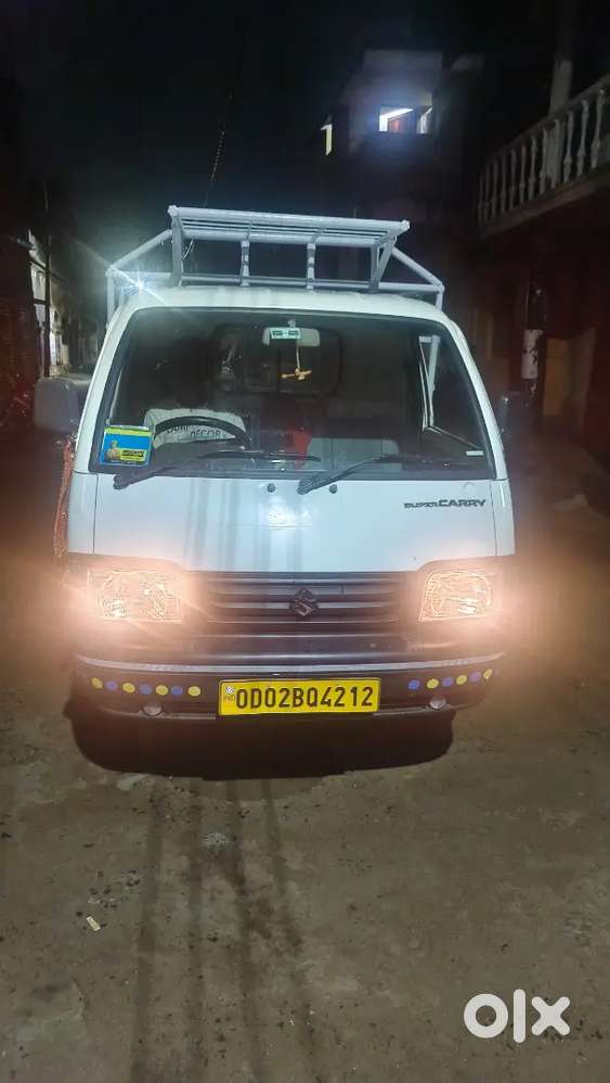 Commercial vehicle driver Ashok Leyland gadi