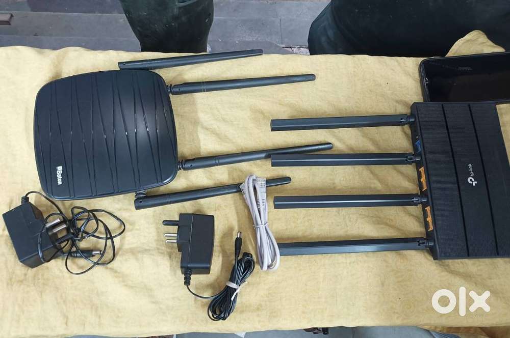 Dual Band TWO routers - Amazing condition fixed PRICE