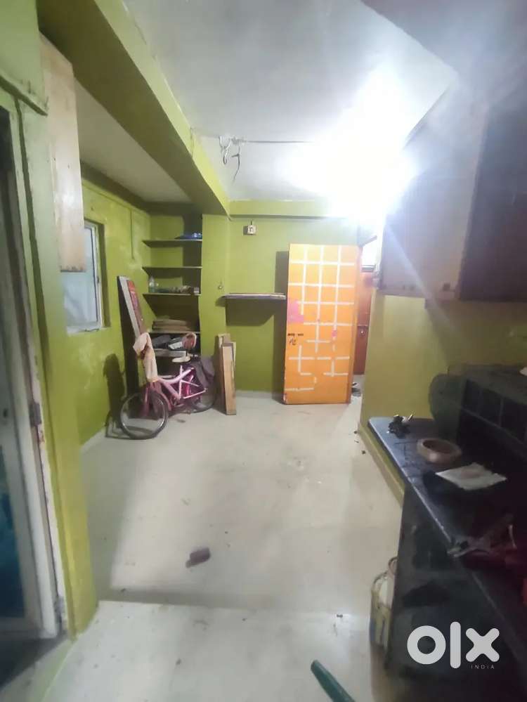 We are selling 1room, kitchen, bathroom in picnic garden