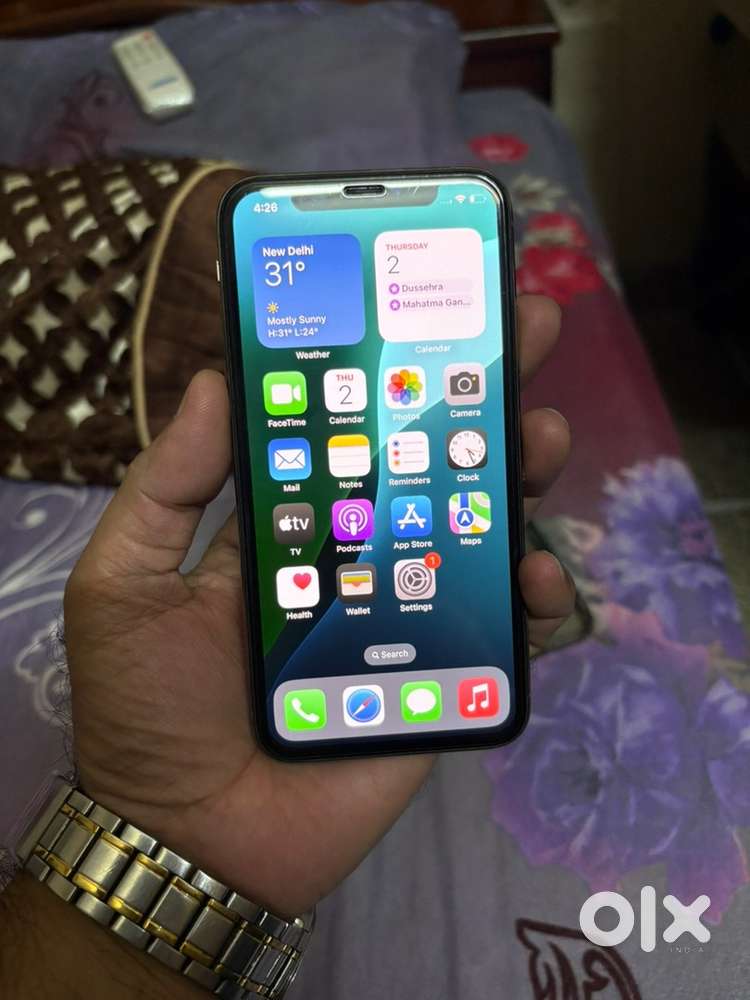 Iphonexs rose gold colour with box and bill with charger adapter