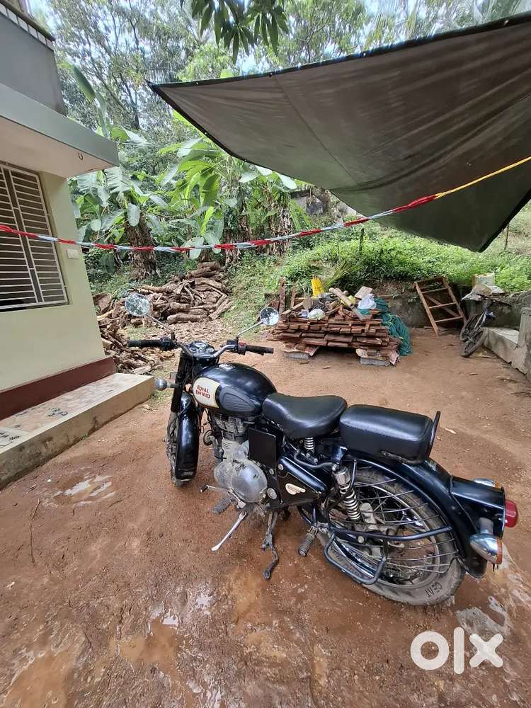 Royal Enfield Classic 350 Black