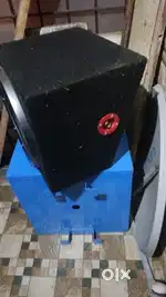 Base sound speaker