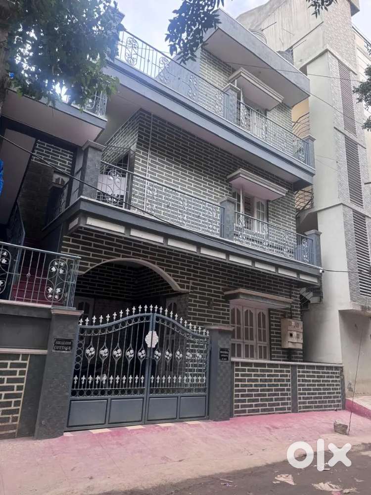 Independent building for sale.1200 sqft