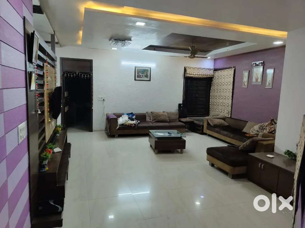 Fully Furnished 3bhk Flat in Shyamal Cross Road