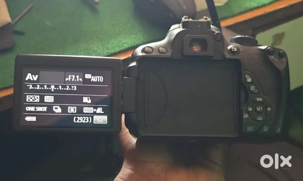 Canon 700d camera