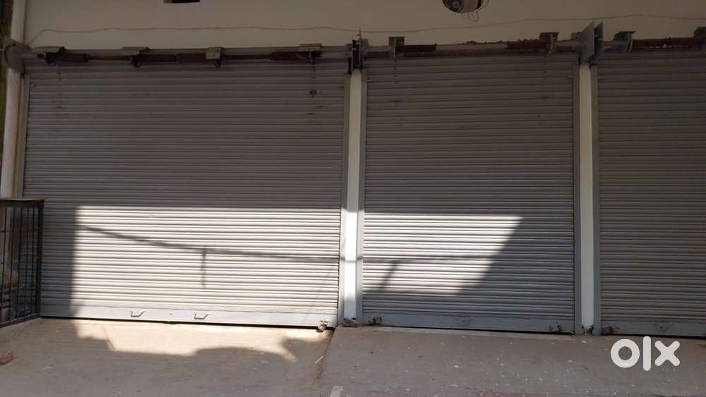 Space is near main road gorakhpur road deoria 274001