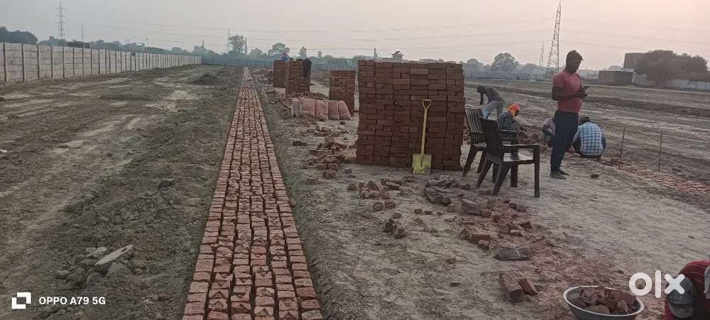 प्लॉट लेने के लिए संपर्क करें