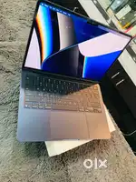 Apple MacBook Air(2025) 13.6inch M4 Chip 16GB 512GB SSD A3240 Warranty