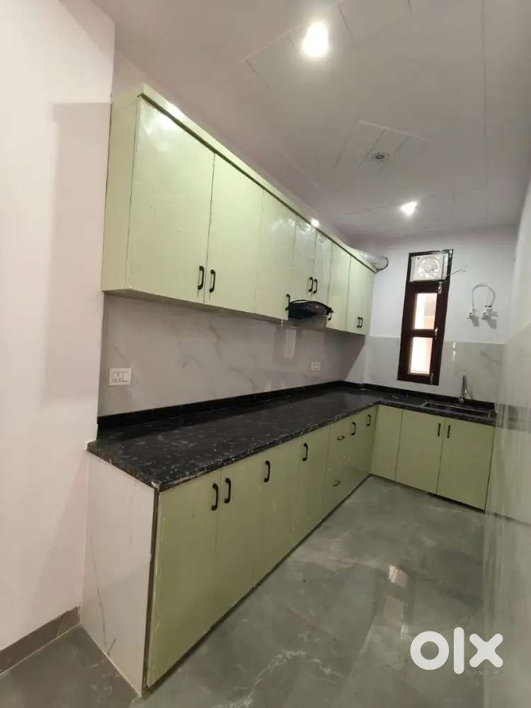 2 bhk builder floor independent in Dwarka mor