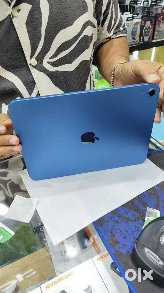 Apple ipod 11 inch a16 chip 128gb