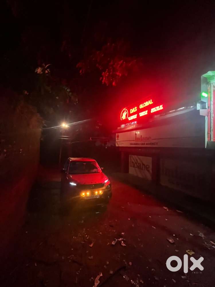 We are making a mall or branded cloth showroom.