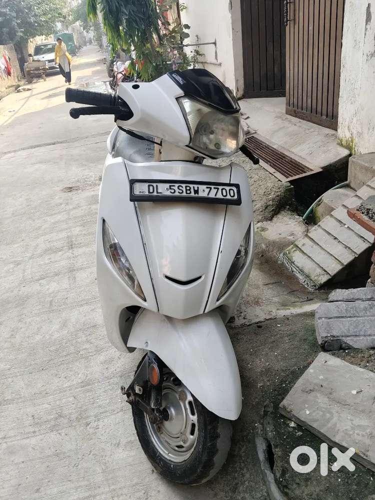 Hero Maestro Model 2015 self start new condition every thing Good