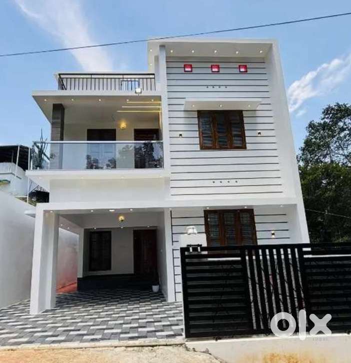 60lks(ngble)3bhk/Thirumala/Perukavu/Tvpm/80% loan ready /2car parking