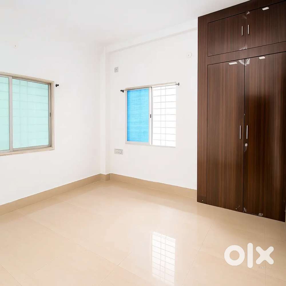 2 bhk semi- furnished flat for rent bhagwant nagar 90ft main road