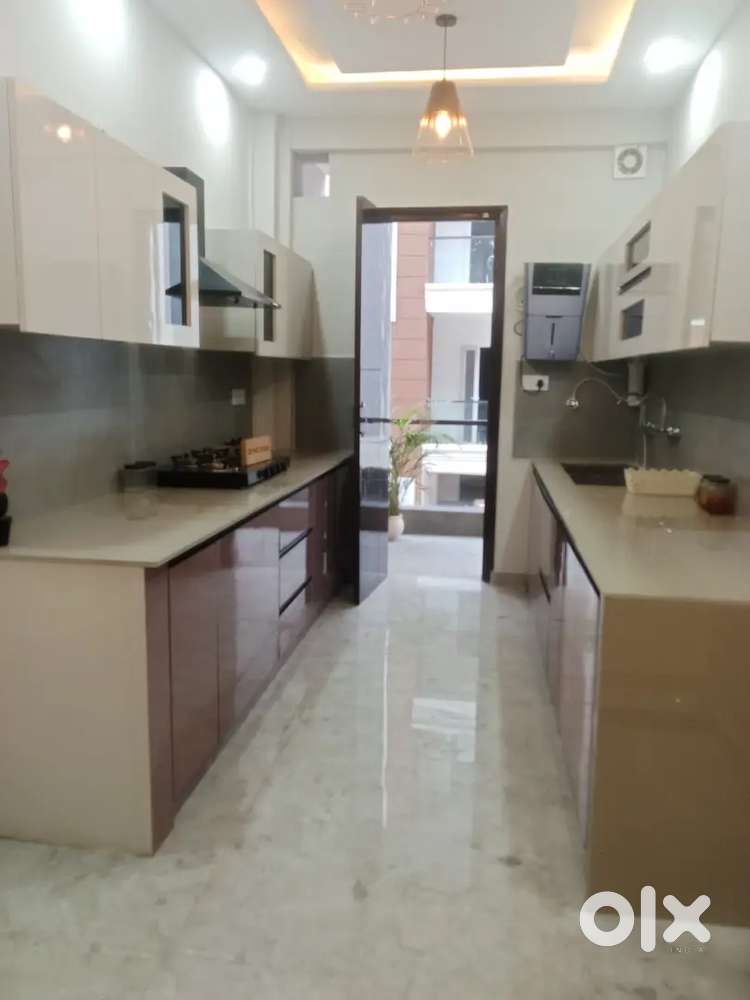 Ready to move 3 bhk flat in vip road