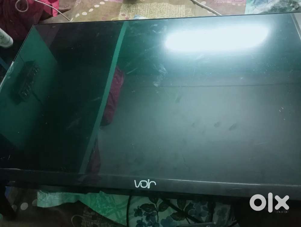 Smart tv new condition 32 inches