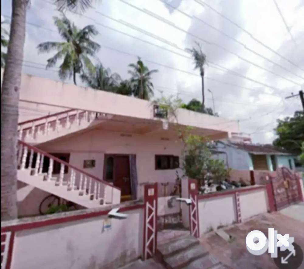 House for sale, total 520 sq yards, each sq yard Rs.33,999/-
