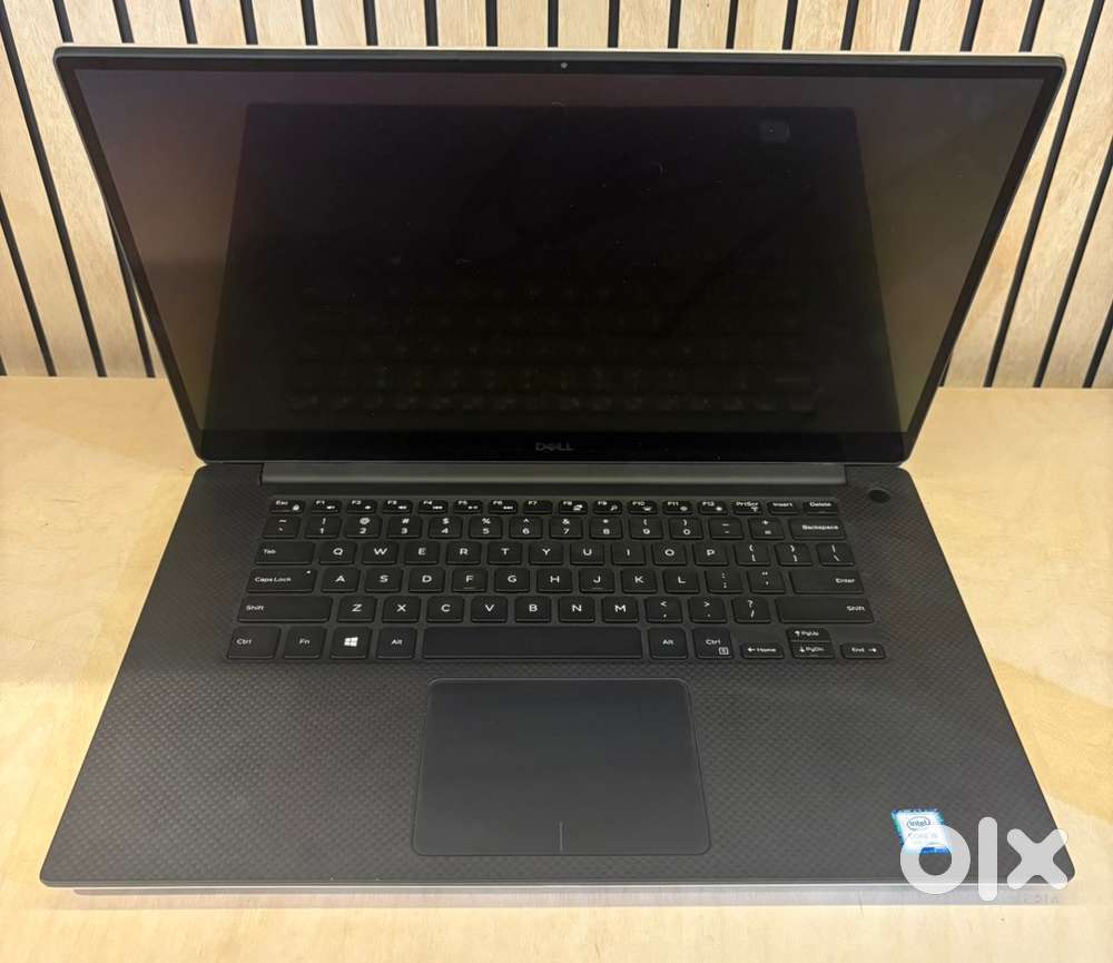 DELL XPS LAPTOP 4GB GRAPHIC CARD 4K DISPLAY CORE I9 9TH GEN 32/512SSD