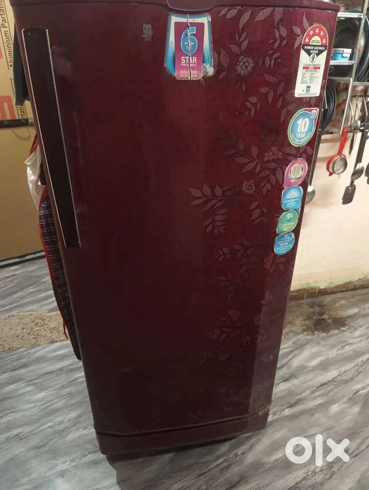 Iwanr tu o sell Godrej Refrigerator 6 Star 180 ltr