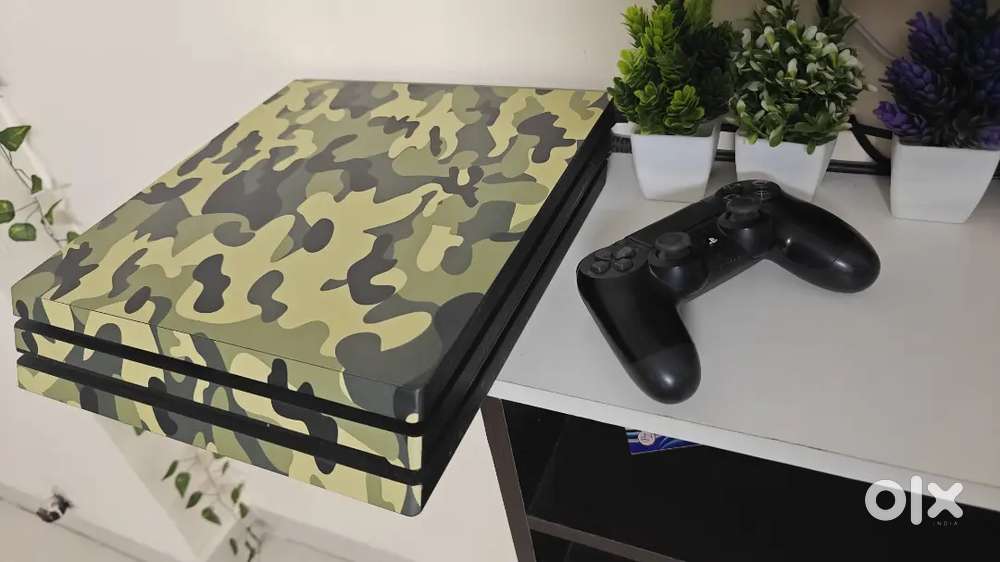 Ps4 pro 2 TB with accessories