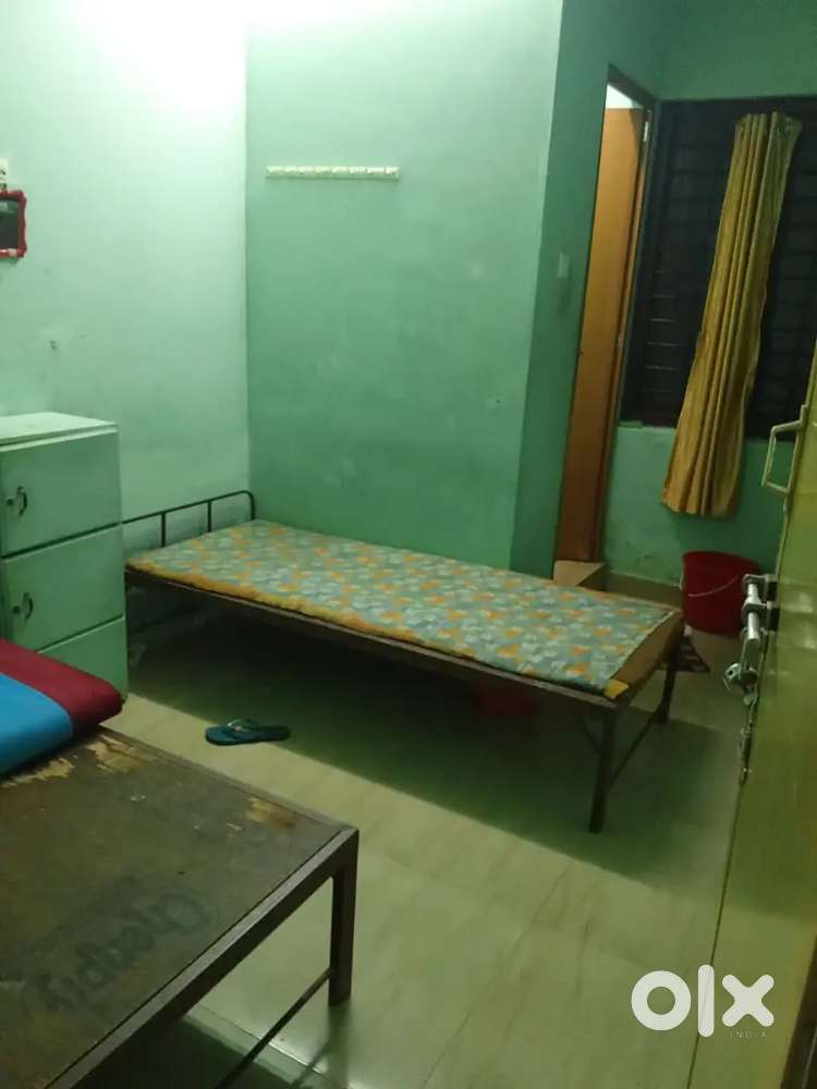 Room for rent ladies near kazhakutttom