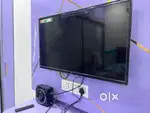 Excellent condition 32 inch tv with stabilizer for sale