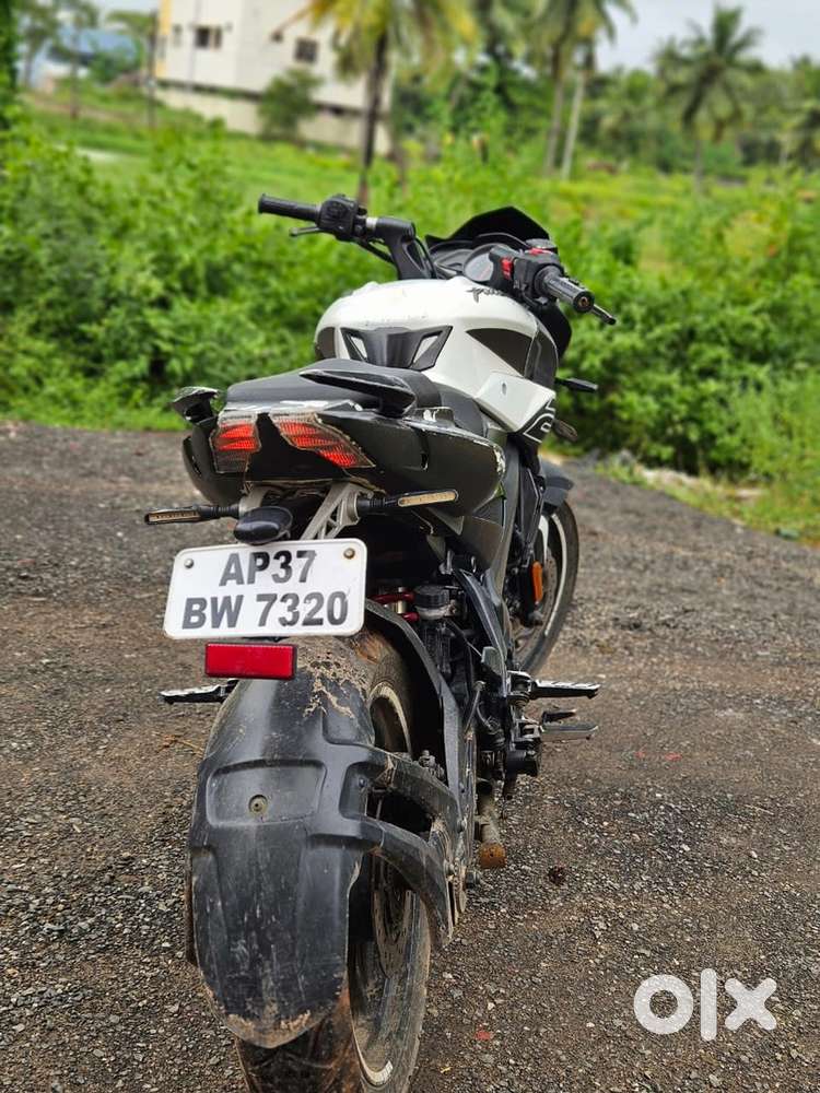 Pulsar NS 200 for sale on full condition