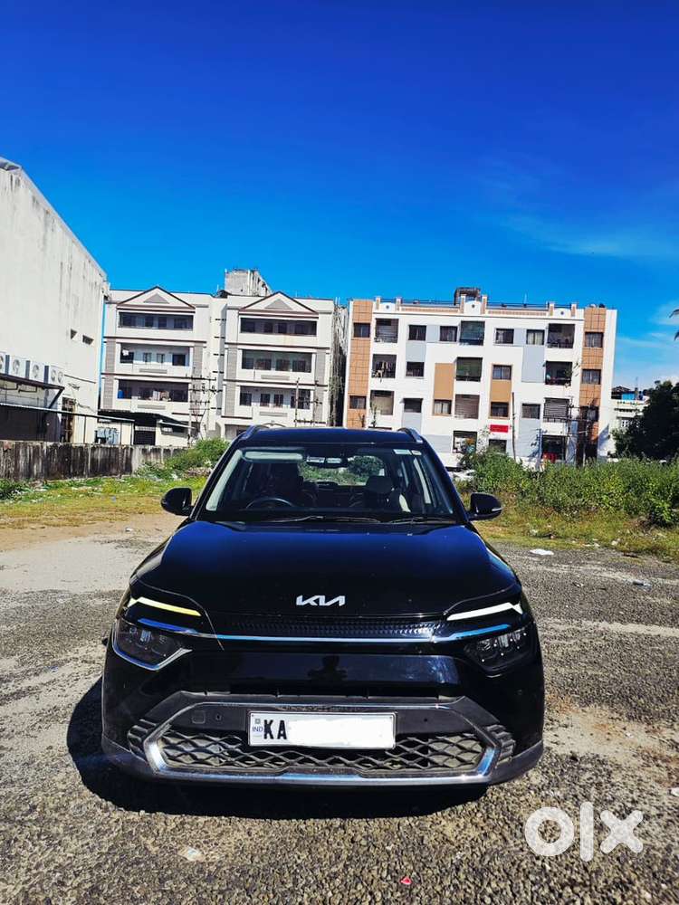 Kia Carens 2022 Diesel 74000 Km Driven