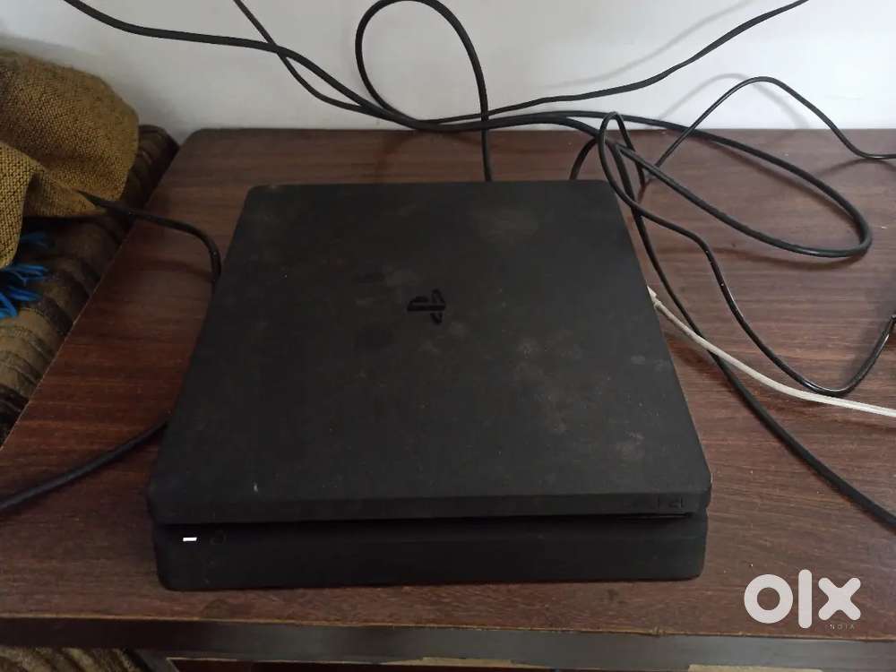 PlayStation 4 slim