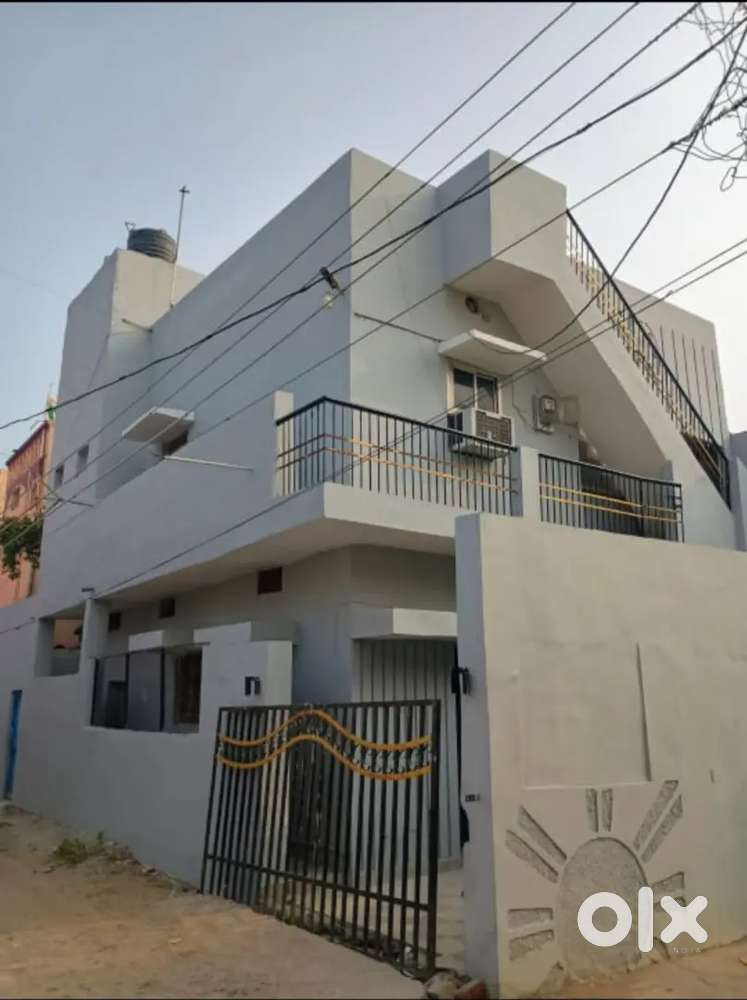 Jorapara sarkanda men rode se 200 mitar andar