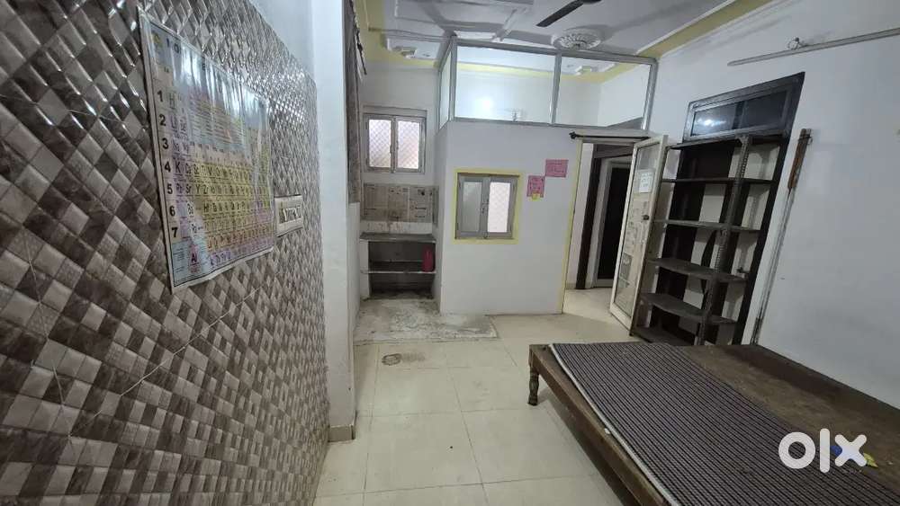 1 BHK Room for rent for students and individual in prime location
