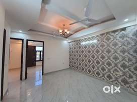 Ready to move 3 BHK flat in Ashok vihar phase 1 Gurgaon
