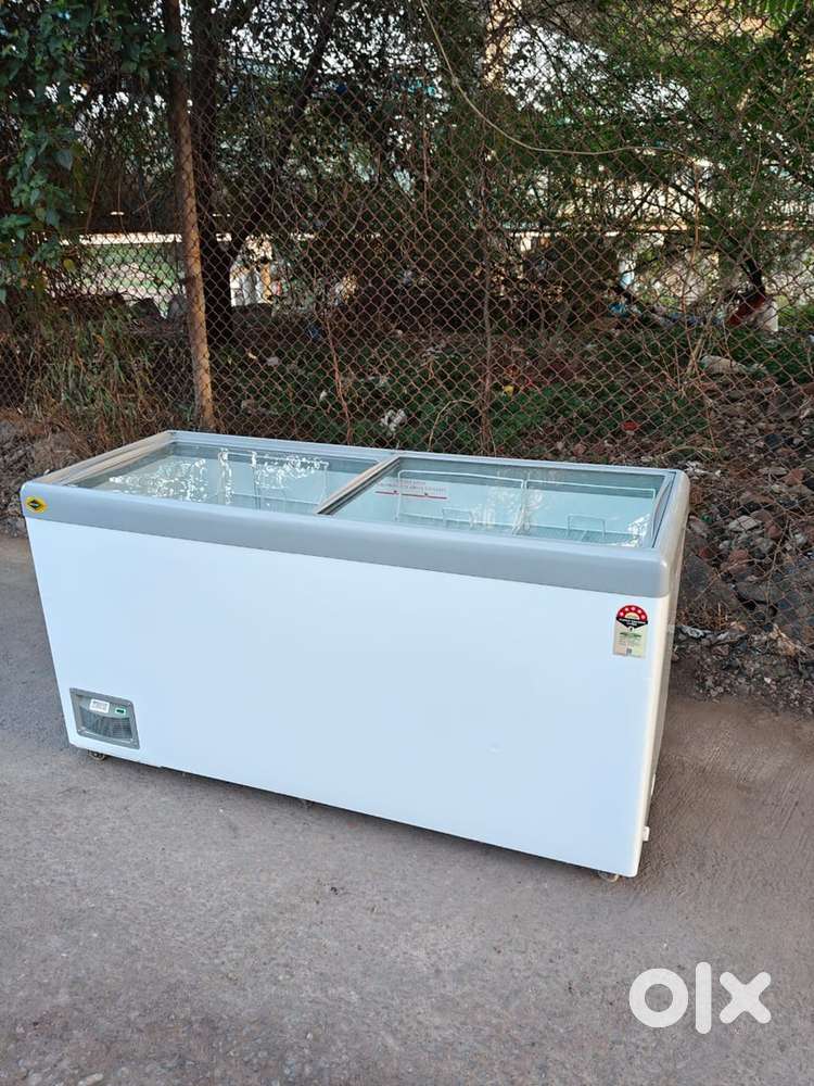 Western 550L deep freezer/sliding doors