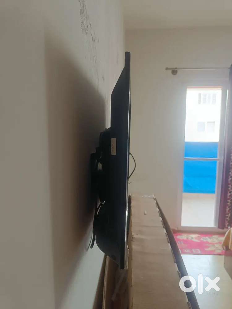 MI 32 INCH TV WITH AMAZON FIRE STICK