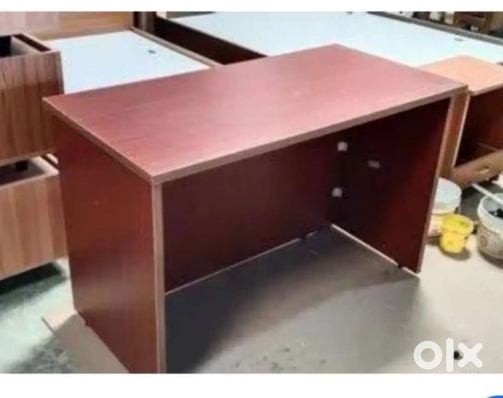 4*2 plain table brand new