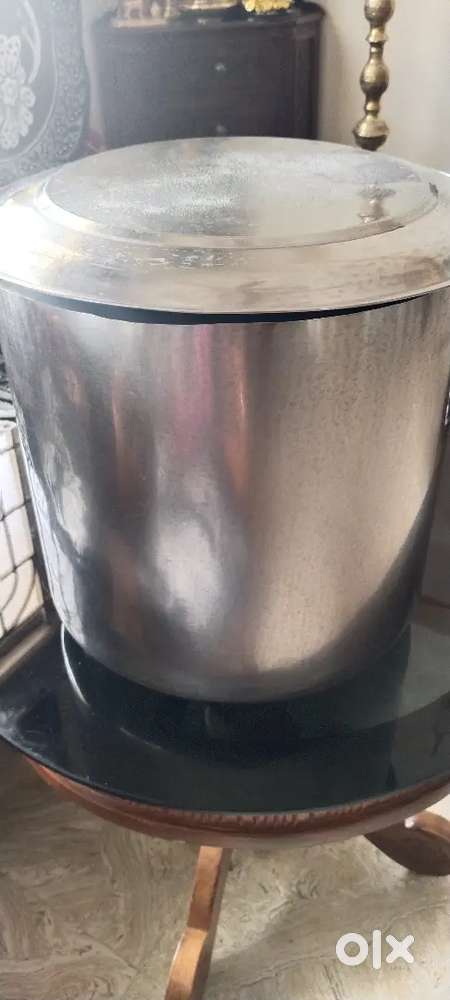 Stainless steel vessels