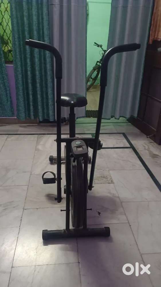Upright Air Bike with Moving/Stationary Handle