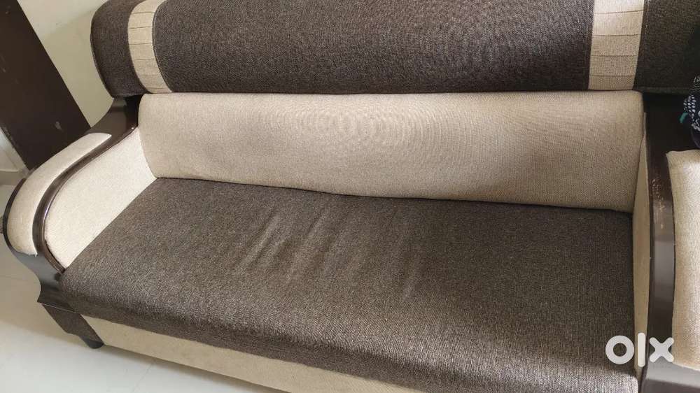 3+2 brand new 6 months old sofa set