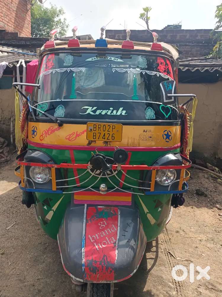 Selling my Atul Auto with CNG excellent Condition details given below