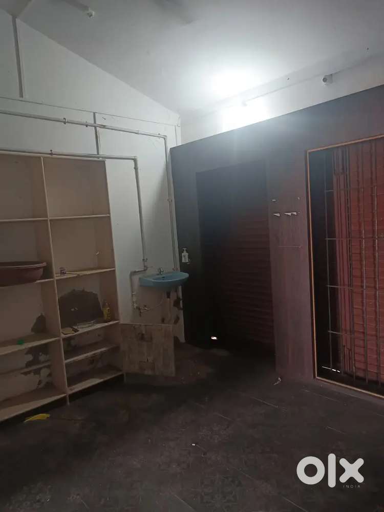 2 Shops togather for rent total are 35 Sq meters on first floor,  oppo