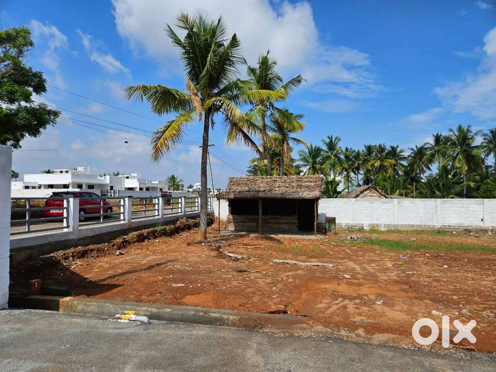 Adithiya School within 1.5km     Kumaran within 2km