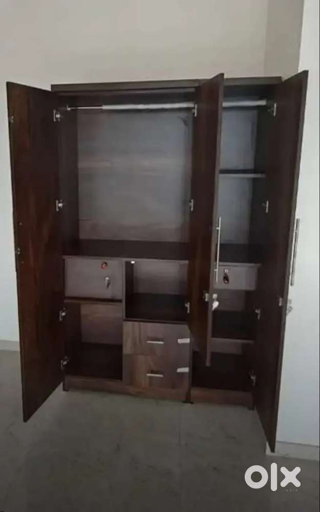 Brand new 3 door wardrobe