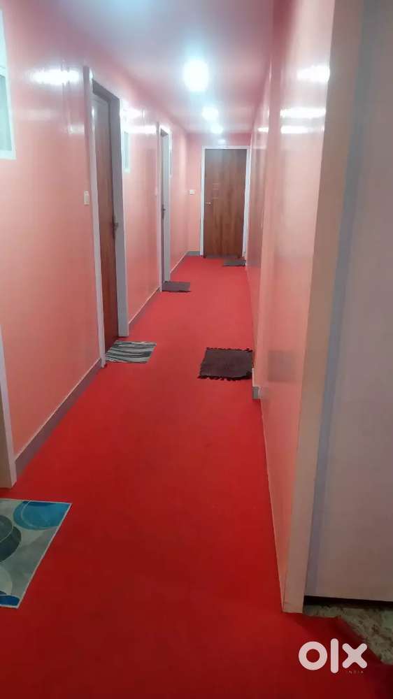 1 leadis Job vacancy available