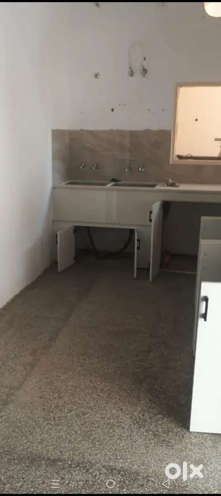 To let available in near tripuri market rattan Nagar