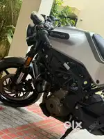 Husqvarna Vitpilen - 250 (Less Used and driven)