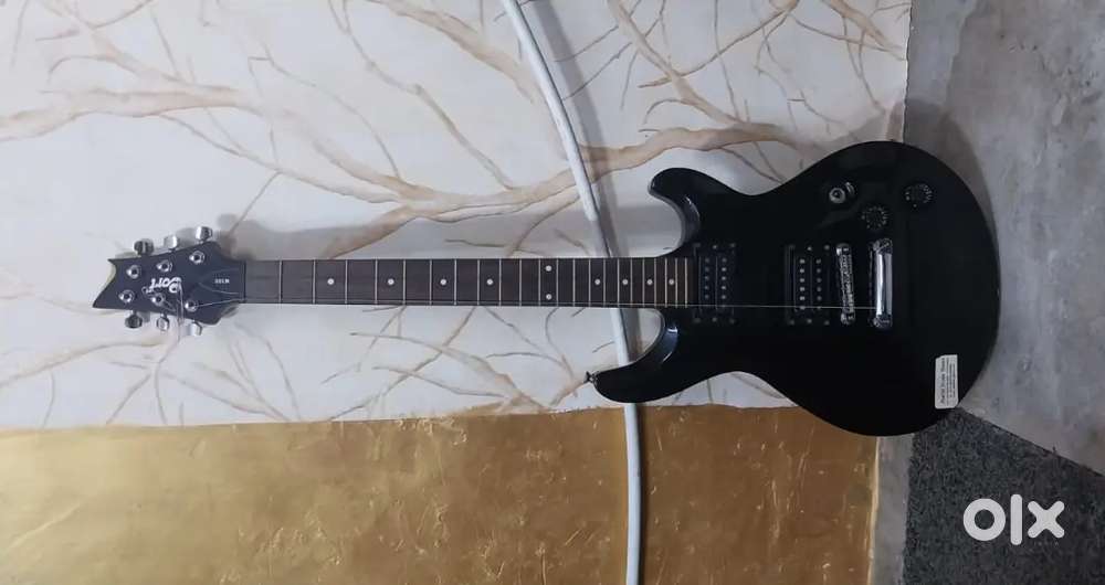 Electric guitar in excellent condition
