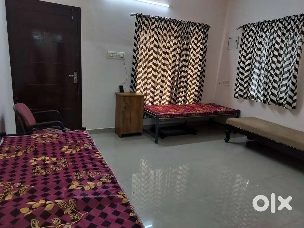 PG hostel for ladies with food