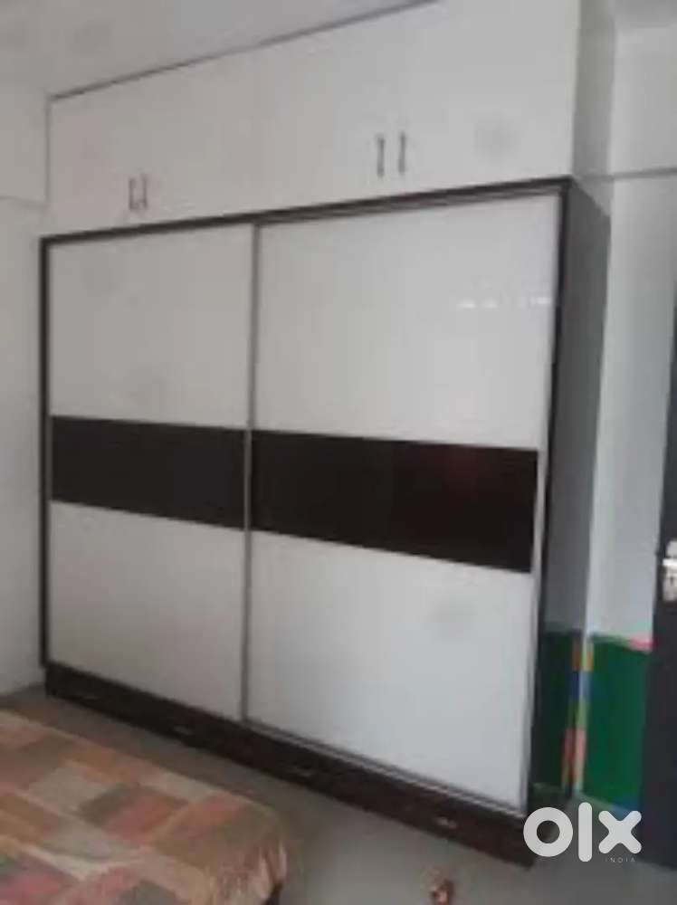 फलेट फेक्ट्री शोरूम में वुडन फर्नीचर ओर ओल वकॅ बना देंगे