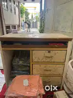 Compact Computer table with 3 drawers, keyboard drawer and cable mngr